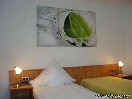 Hotel Crystal Filderstadt Kültér fotó