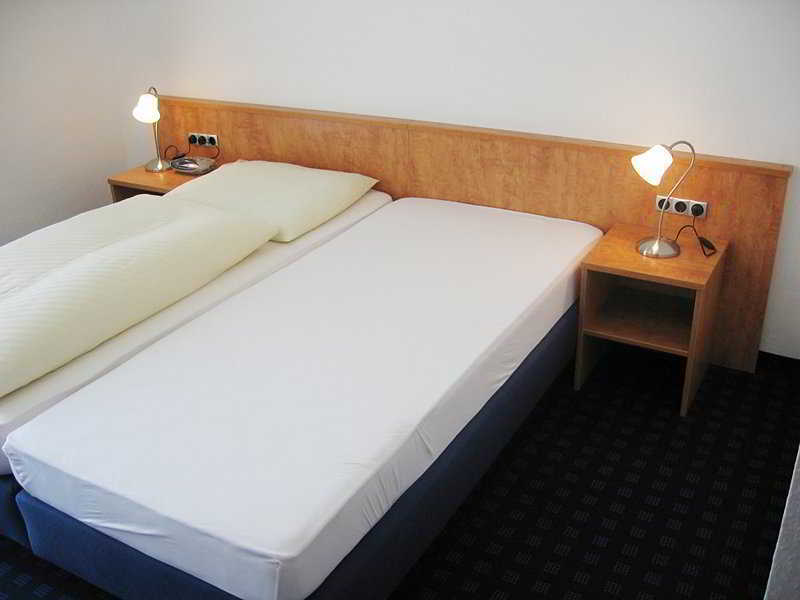 Hotel Crystal Filderstadt Kültér fotó