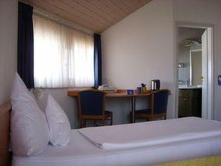 Hotel Crystal Filderstadt Szoba fotó